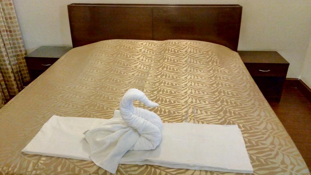 ניו דלהי 2Bhk Comfortable Furnished Serviced Apartments In Hauz Khas - Woodpecker Apartments מראה חיצוני תמונה