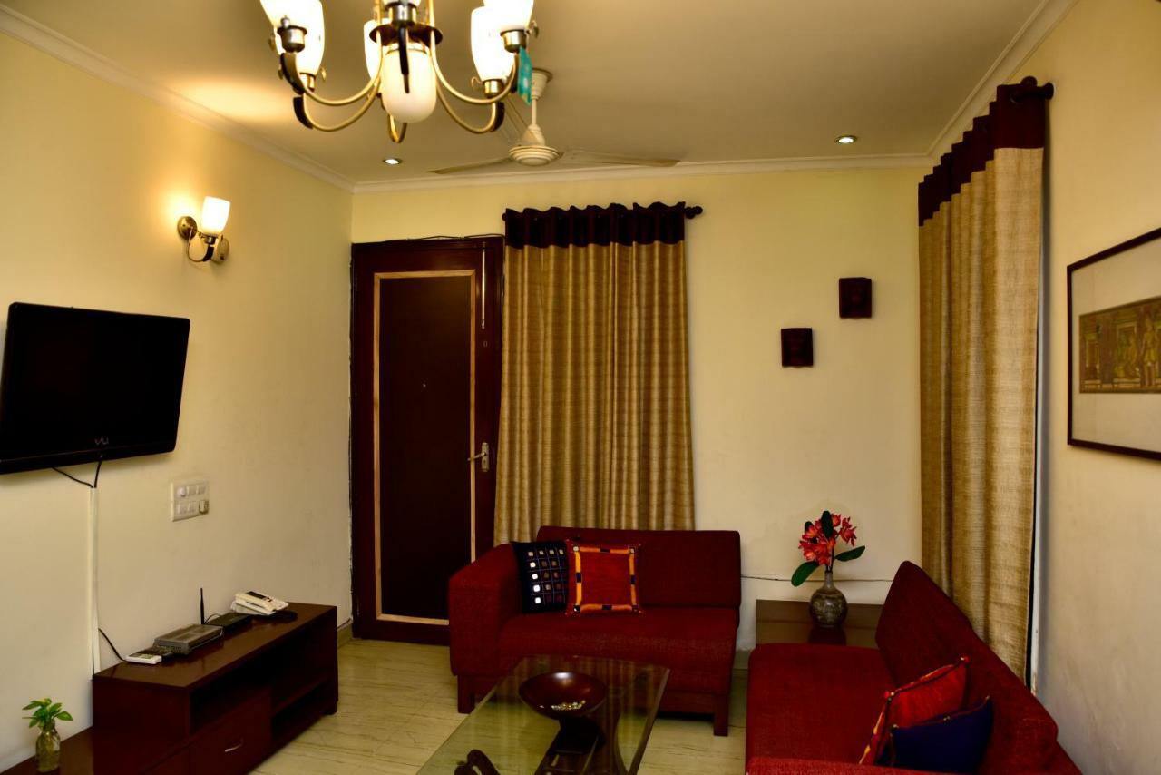 ניו דלהי 2Bhk Comfortable Furnished Serviced Apartments In Hauz Khas - Woodpecker Apartments מראה חיצוני תמונה